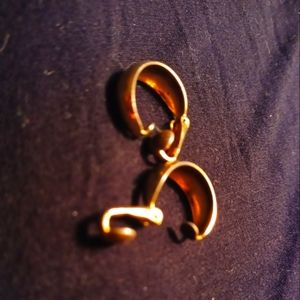 Vintage, gold colored clip on earrings